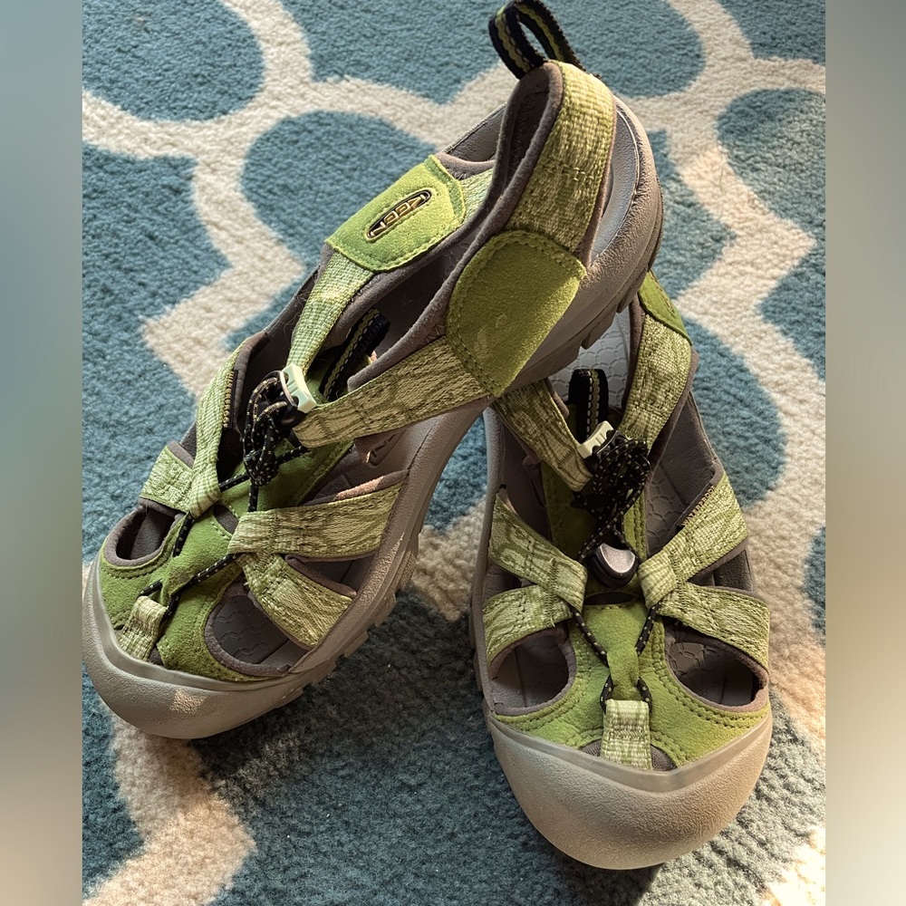 Keen Venice H2 waterproof sandals-sz 10